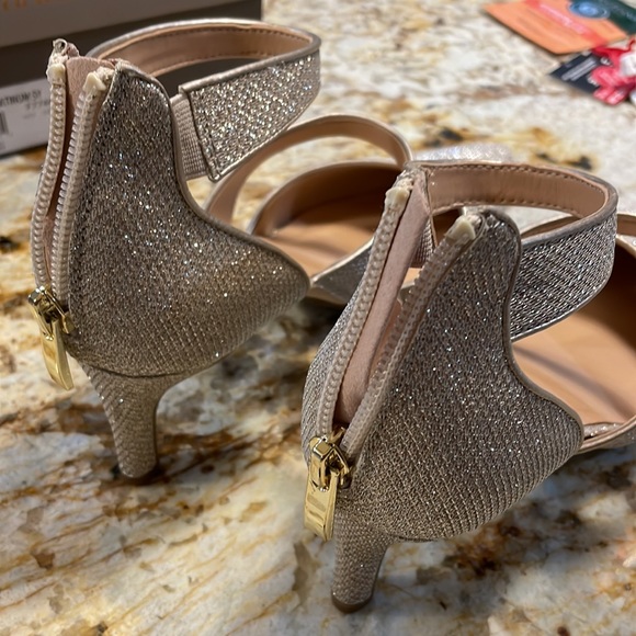 Brand New FRANCO SARTO Platinum zip up shoes! An Awesome Holiday Shoe - Picture 6 of 6